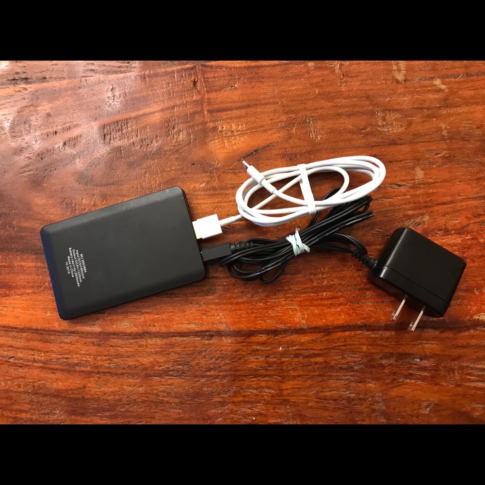 USB wallet credit card size backup battery